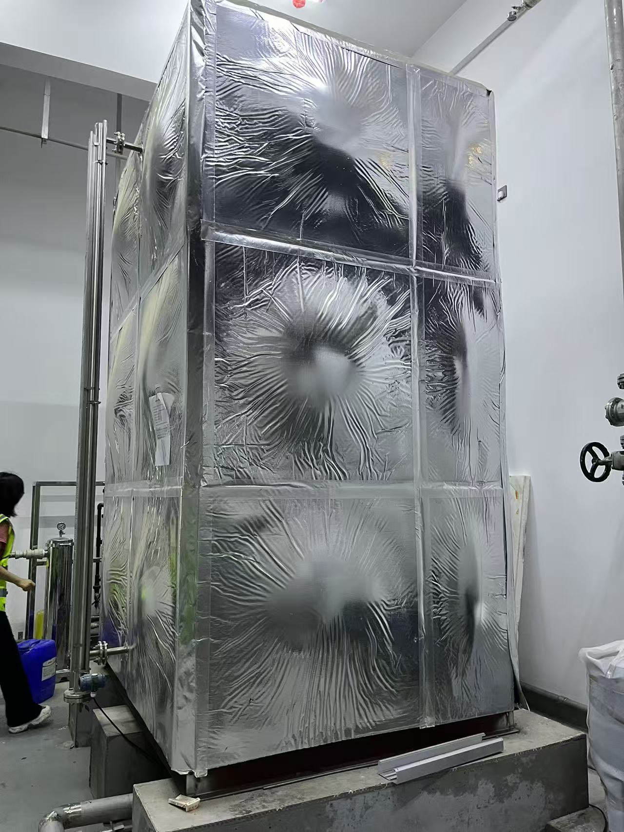 某双一流大学实验室定制的水箱